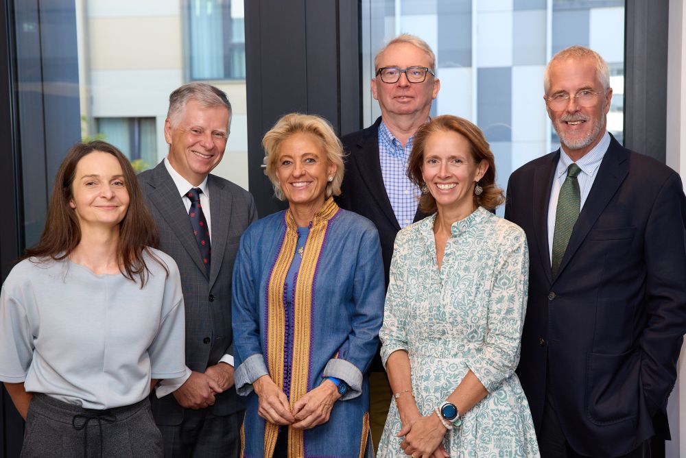 Von links nach rechts: Dr. Sandra Sonnleitner, Prof. Dr. Michael Fembek, Mag.ª Katharina Turnauer (Präsidentin), Oliver Cyril Lehmann, Mag. Dr. Therese Niss, MBA, Franz Karl Prüller, MSc. Von links nach rechts: Dr. Sandra Sonnleitner, Prof. Dr. Michael Fembek, Mag.ª Katharina Turnauer (Präsidentin), Oliver Cyril Lehmann, Mag. Dr. Therese Niss, MBA, Franz Karl Prüller, MSc.